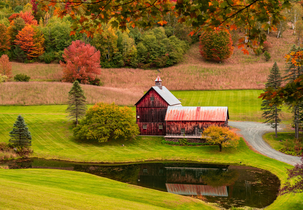 Iconic Sleepy Hollow Farm in Pomfret Vermont by Steve Heap