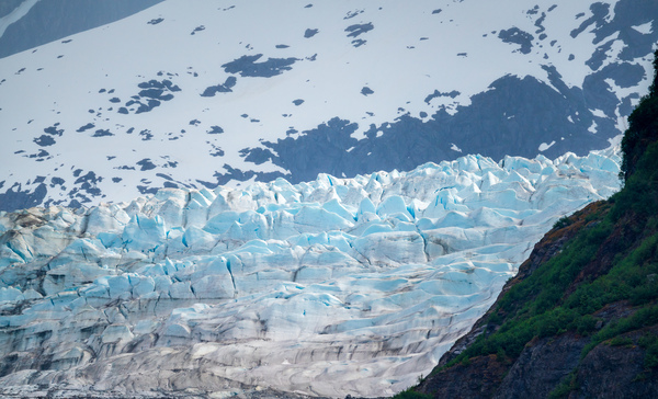 The Mendenhall glacier near Juneau in Alaska by Steve Heap