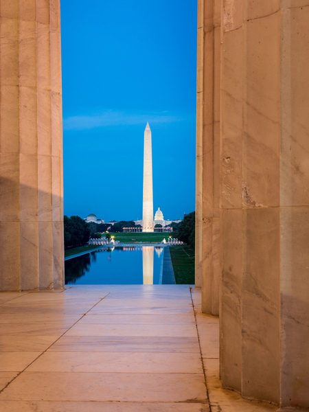 Washington monument reflecting from Jefferson by Steve Heap