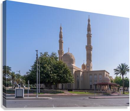 Jumeirah Mosque in Dubai which is open to visitors for education  Canvas Print