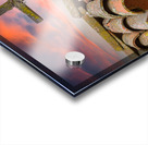 Wooden cross against brilliant sunrise at mission in California Impression Acrylique