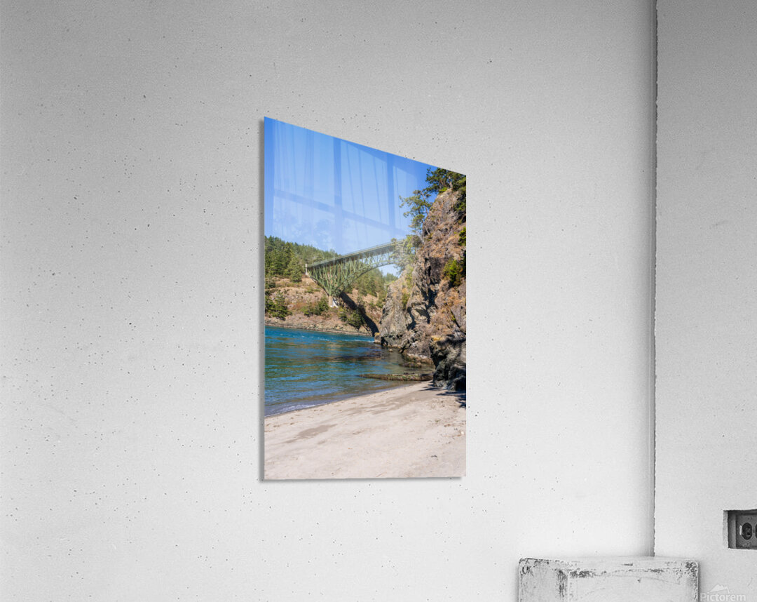 Turbulent water of Deception Pass under historic cantilevered br Impression acrylique
