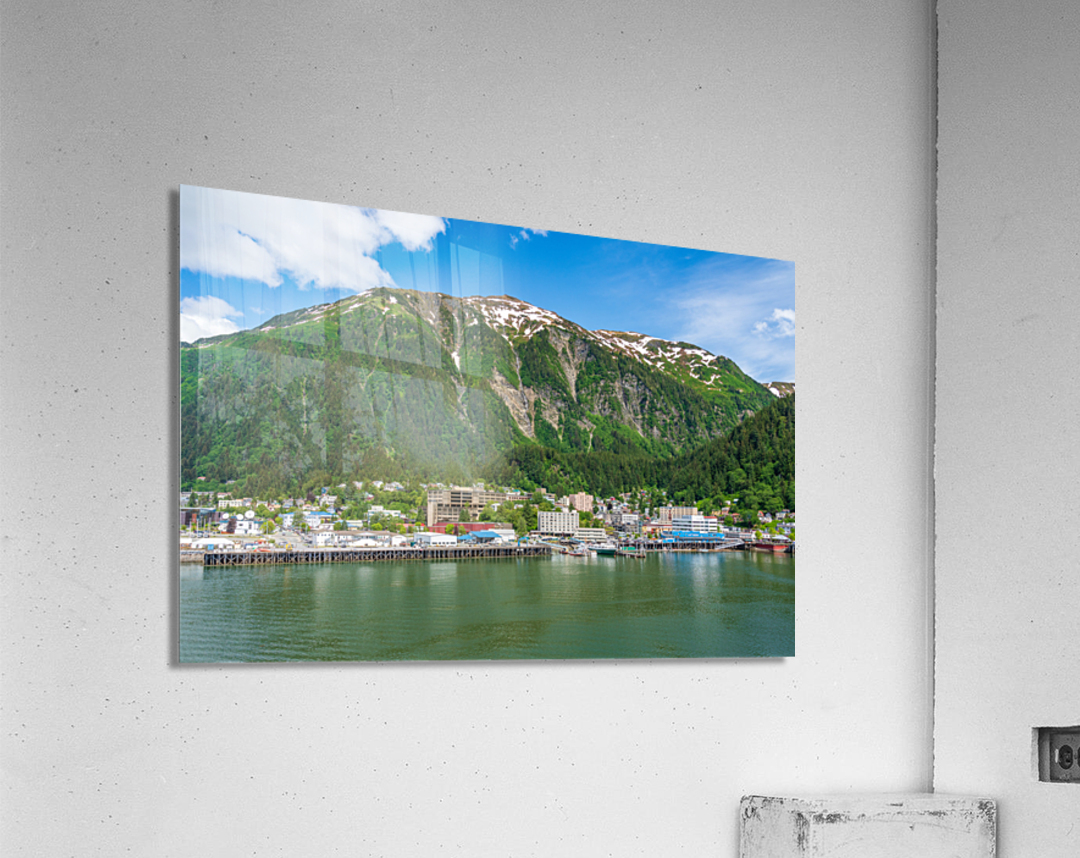City of Juneau in Alaska seen from the water in the port Impression acrylique