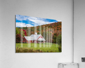 Traditional red Vermont barn with fall colors  Impression acrylique