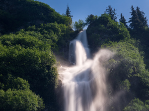 Dramatic waterfall of Bridal Veil Falls in Keystone Canyon