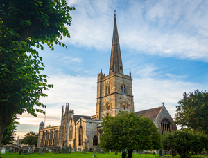Church and graveyard in Burford
