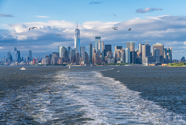 One World Trade Center dominates skyline of Lower Manhattan from by Steve Heap