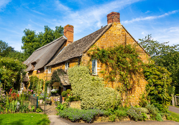 Old cotswold stone house in Ilmington by Steve Heap