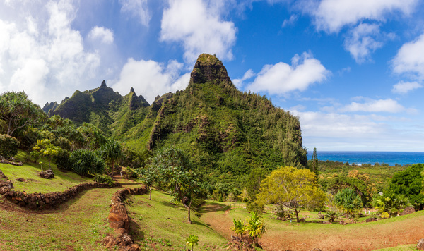 Jagged peaks above Lumahuli gardens by Steve Heap