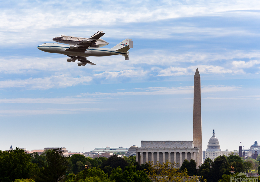 Space Shuttle Discovery flies over Washington DC  Print