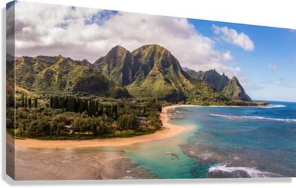 Tunnels Beach on the north shore of Kauai in Hawaii Canvas Print