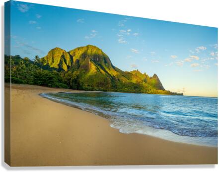 Early morning sunrise over Tunnels Beach on Kauai in Hawaii Canvas Print