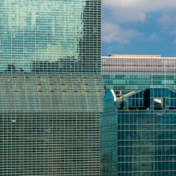 Hundreds of office windows in New York skyscraper