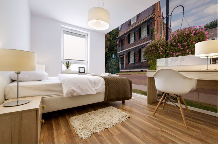 Facade of antebellum home in Natchez in Mississippi Impression murale