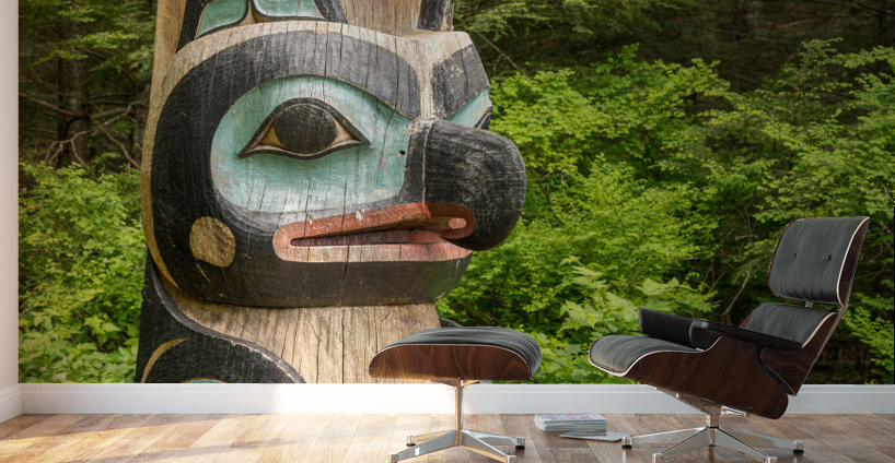 Detail of carved totem pole in the Sitka National Historical Par Wall Murals