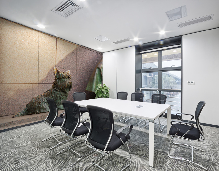 Pet dog at Roosevelt memorial Washington DC Wall Printing