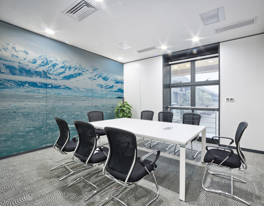 The Hubbard glacier near Valdez in Alaska on cloudy day Wall Printing