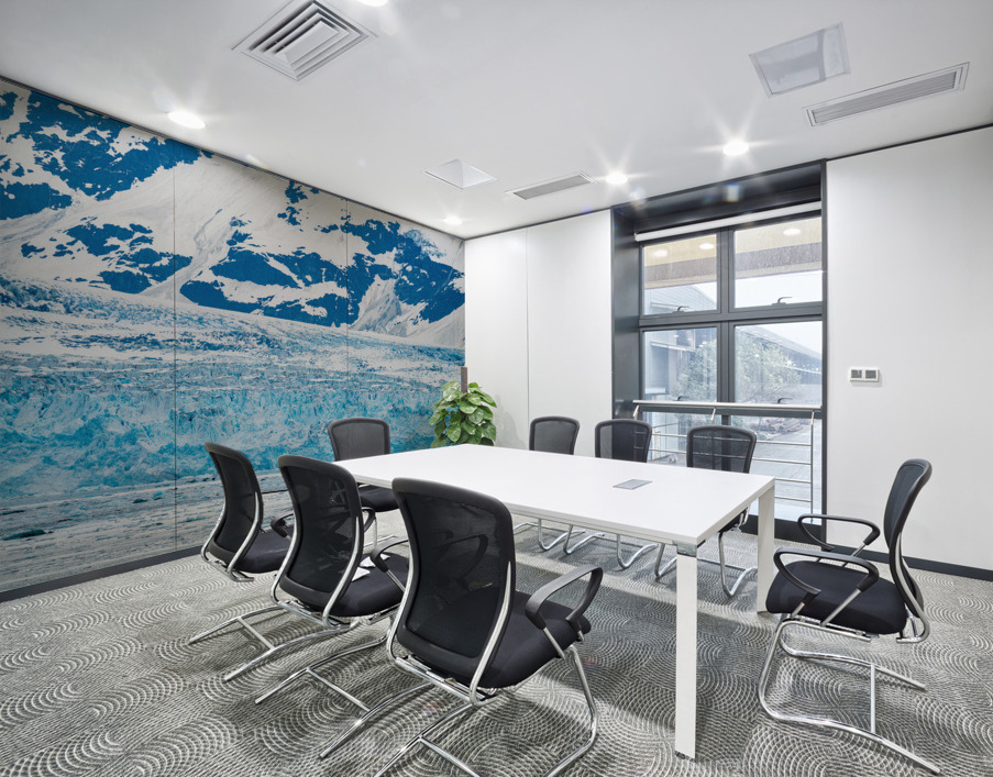 The Hubbard glacier near Valdez in Alaska on cloudy day Wall Printing