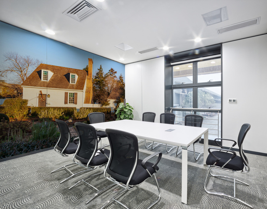 Old house and garden in Colonial Williamsburg Wall Printing