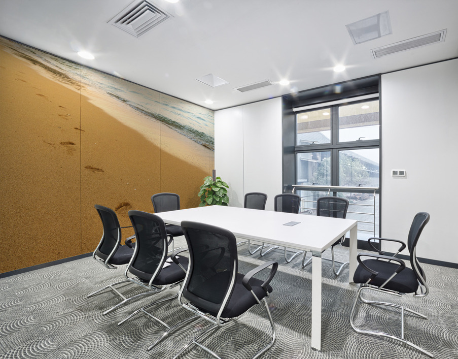 Early morning footsteps on Tunnels Beach on Kauai in Hawaii Wall Printing