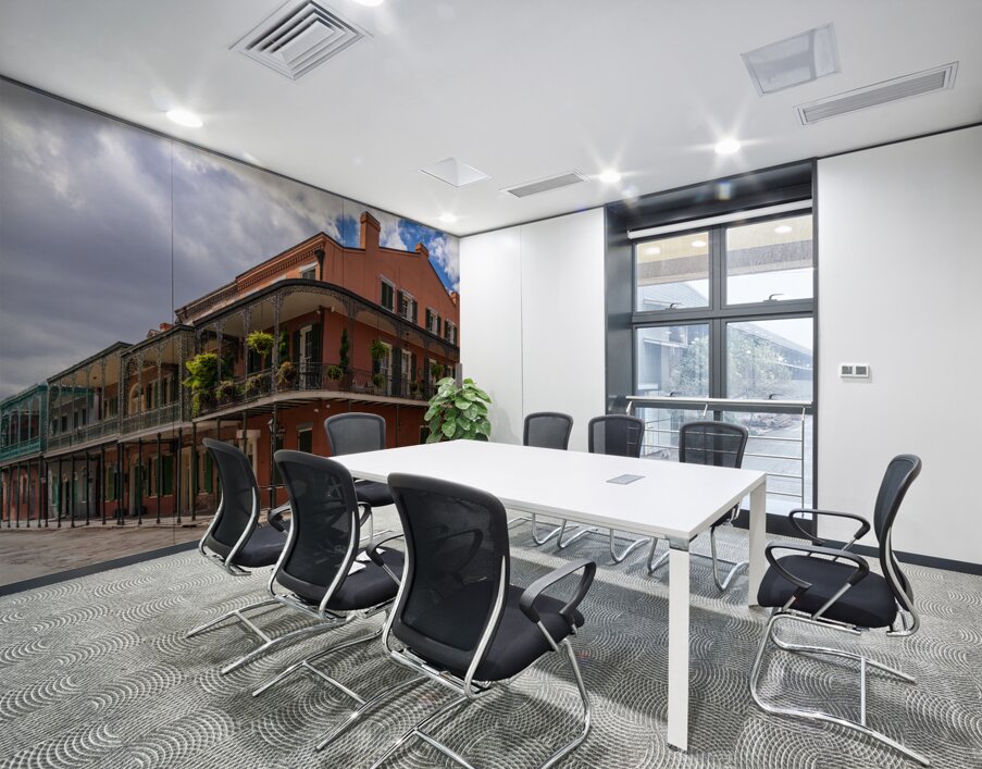 Traditional wrought iron balcony on ochre New Orleans house Wall Printing