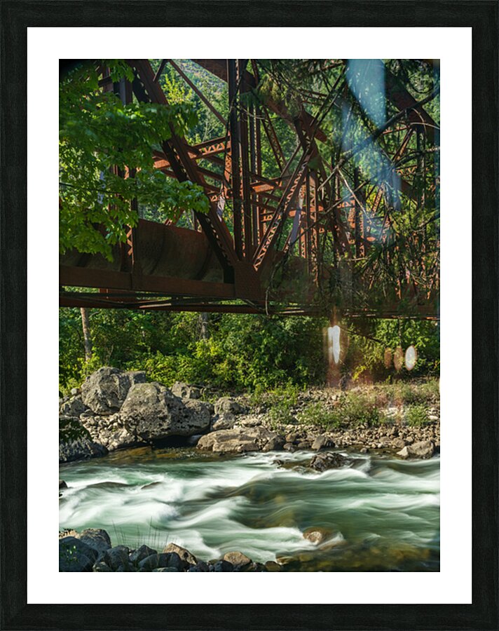 Tumwater Canyon pipeline bridge over Wenatchee River in Washingt Impression et Cadre photo