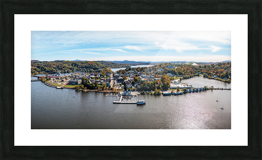 Aerial view of Newport Vermont in the fall Impression et Cadre photo