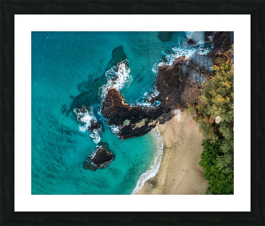 Top down view of rocks and waves on Lumahai beach Kauai Impression et Cadre photo