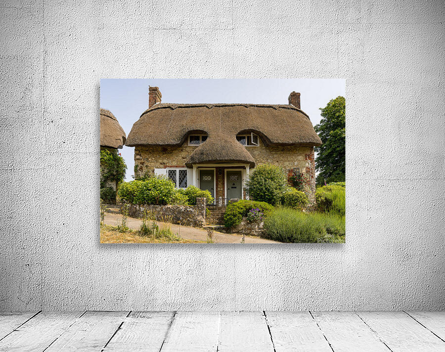 Pair of cute thatched cottages on hill in Godshill on the Isle o Wall Preview