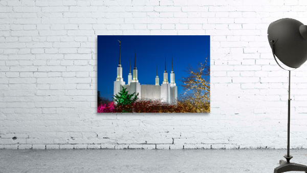 Mormon temple in Washington DC with xmas lights Wall Preview