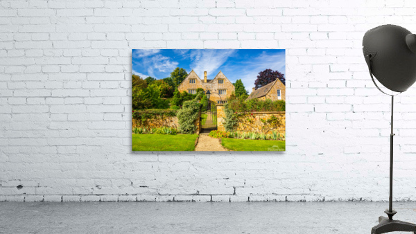 Old cotswold stone house in Ilmington Wall Preview