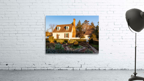 Old house and garden in Colonial Williamsburg Wall Preview