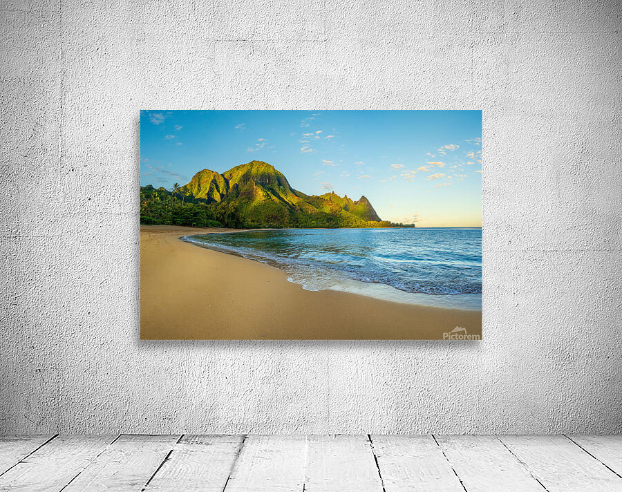Early morning sunrise over Tunnels Beach on Kauai in Hawaii Wall Preview