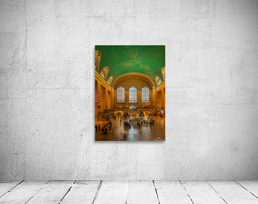 Interior of Grand Central Station in midtown Manhattan Wall Preview