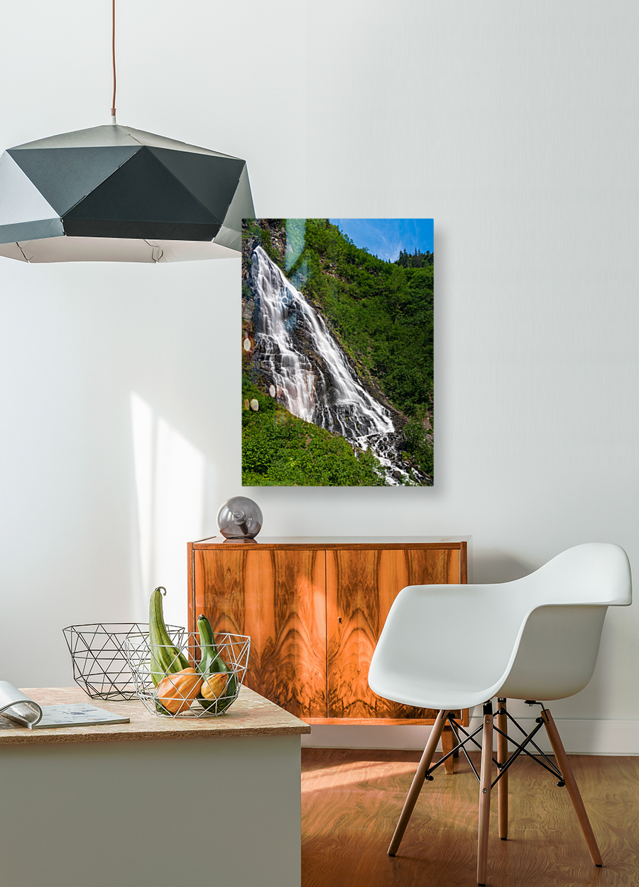 Dramatic waterfall of Horsetail Falls in Keystone Canyon Reproduction